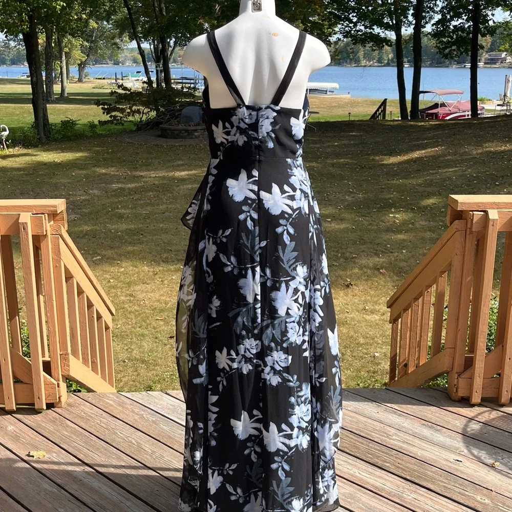 BCBGMaxAzria gorgeous & unique gown 12 - Picture 7 of 13